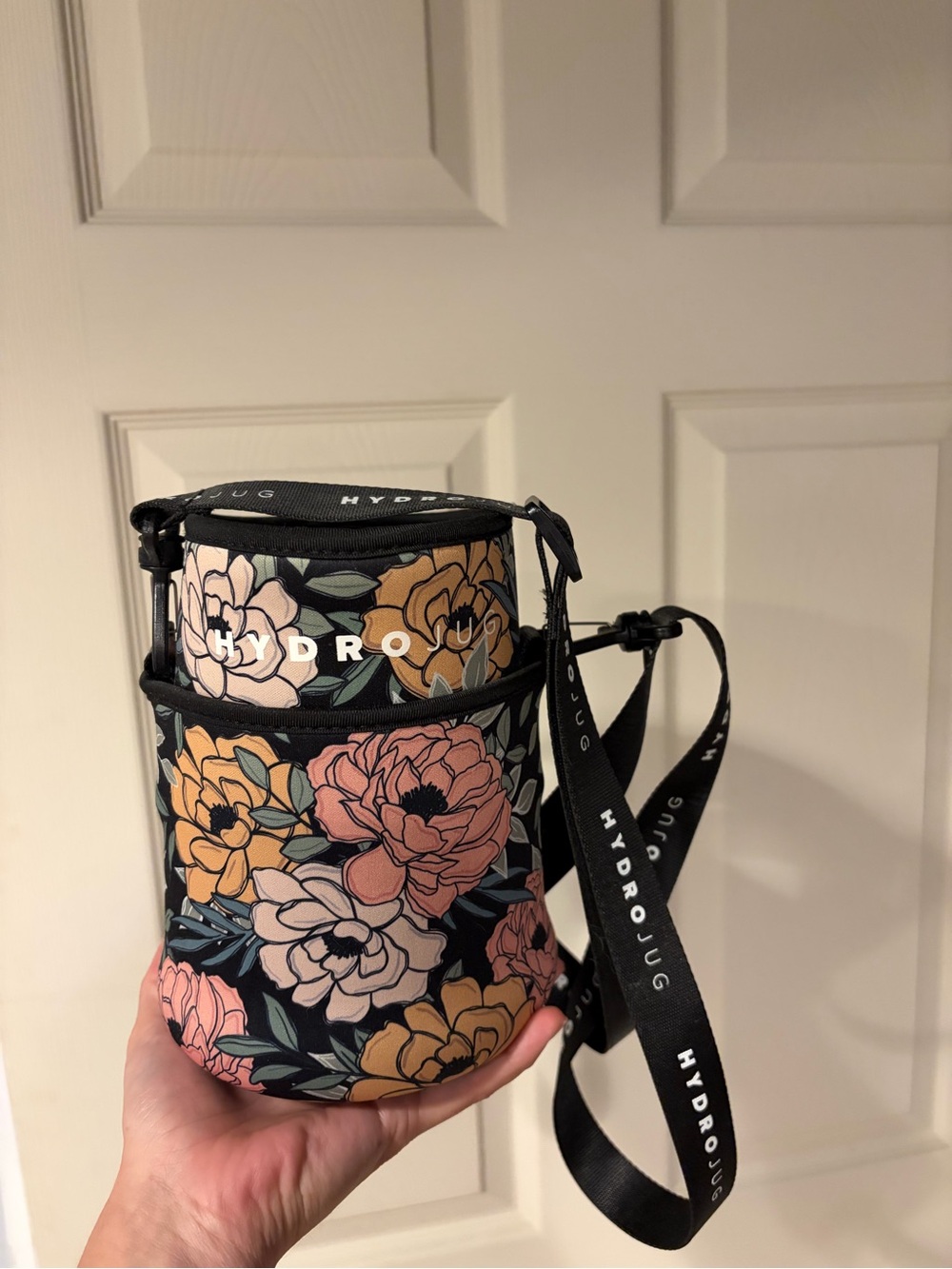 Hydrojug Floral sleeve